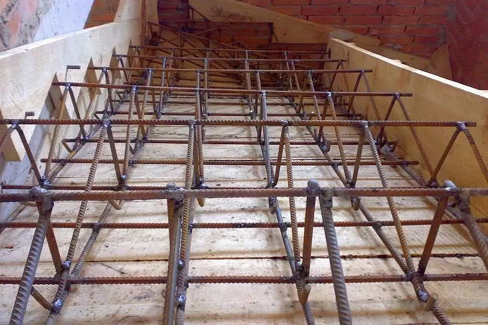 Изготовление бетонной лестницы своими руками — инструкция по применению